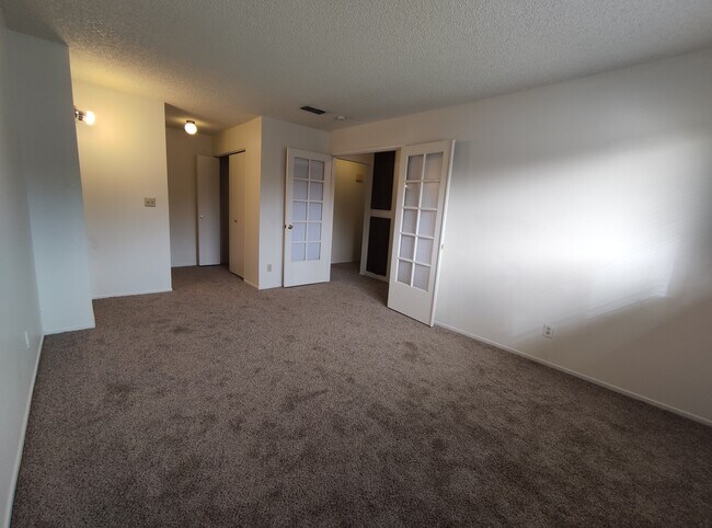 Building Photo - 2070 Bechelli Ln