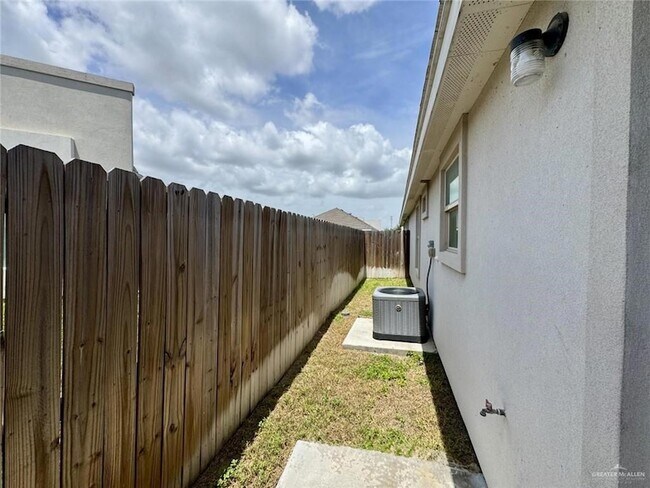 Building Photo - 3610 Bella Costa Dr