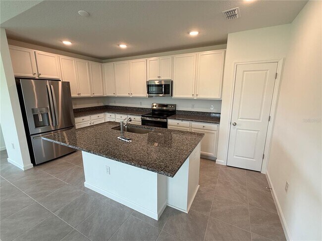 Building Photo - 8888 SW 135th Street Rd