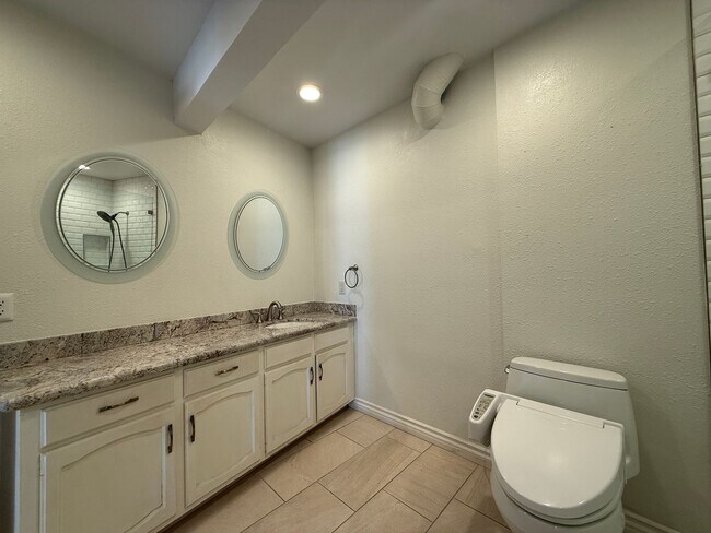 Building Photo - Beautiful 3BD/3BA Townhome in Carlsbad