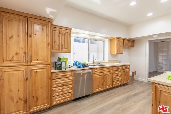 Building Photo - 1509 Greenfield Ave