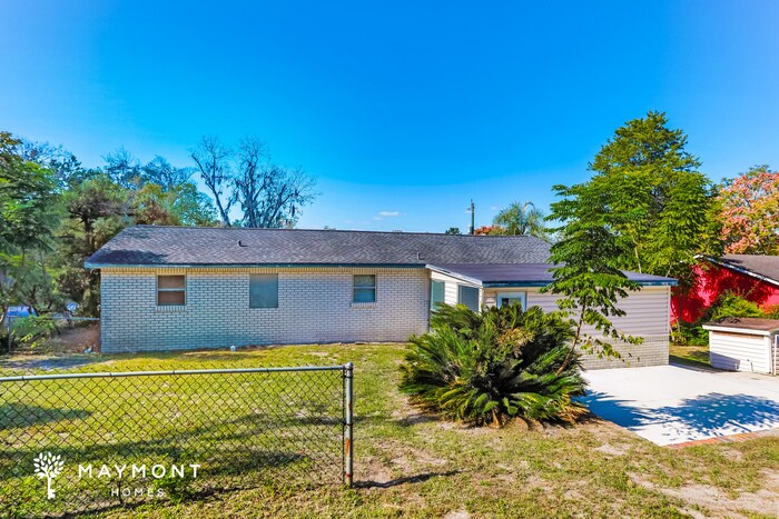 Building Photo - 9915 Campus Ave