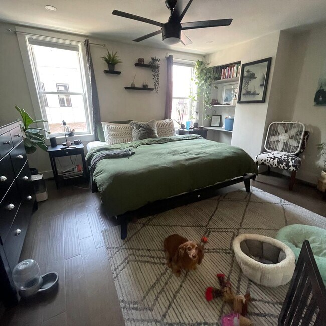 Building Photo - Unique&Updated Point Breeze Row home with ...