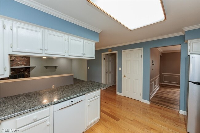 Building Photo - 33403 Cromwell Dr