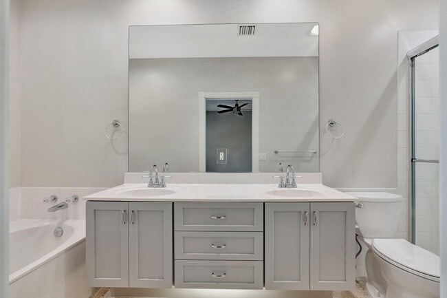 Building Photo - 2873 E Community Dr