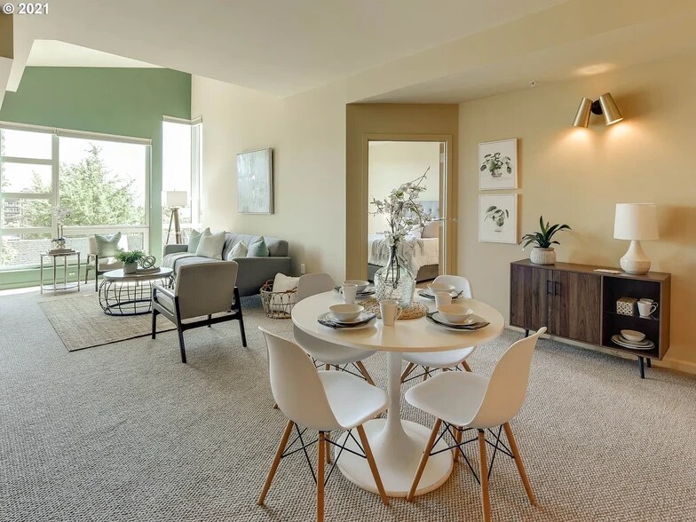 Dining room looking S. - 1620 NE Broadway St