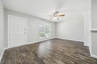 Building Photo - 3800 Sherwood Ln