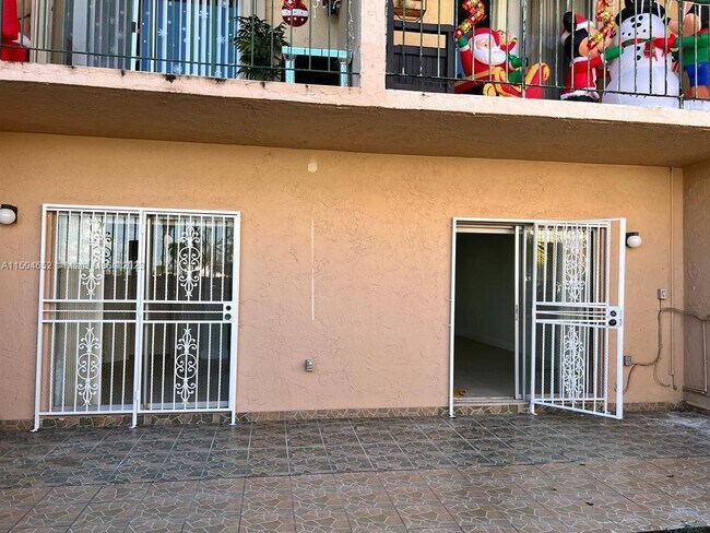Building Photo - 810 SW 105th Ave