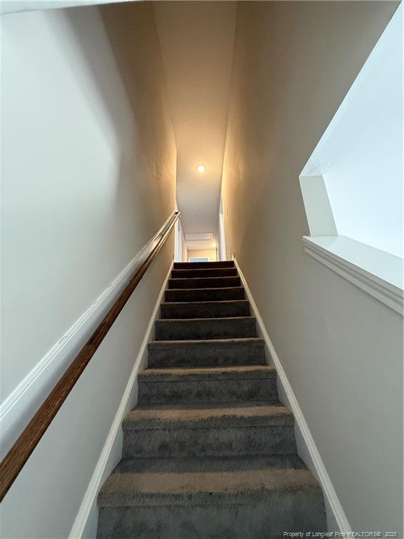 Building Photo - 206 Silk Oak Dr