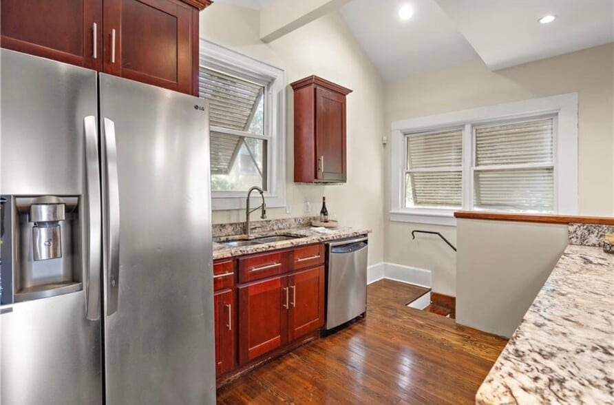 Building Photo - 5815 S Robertson St