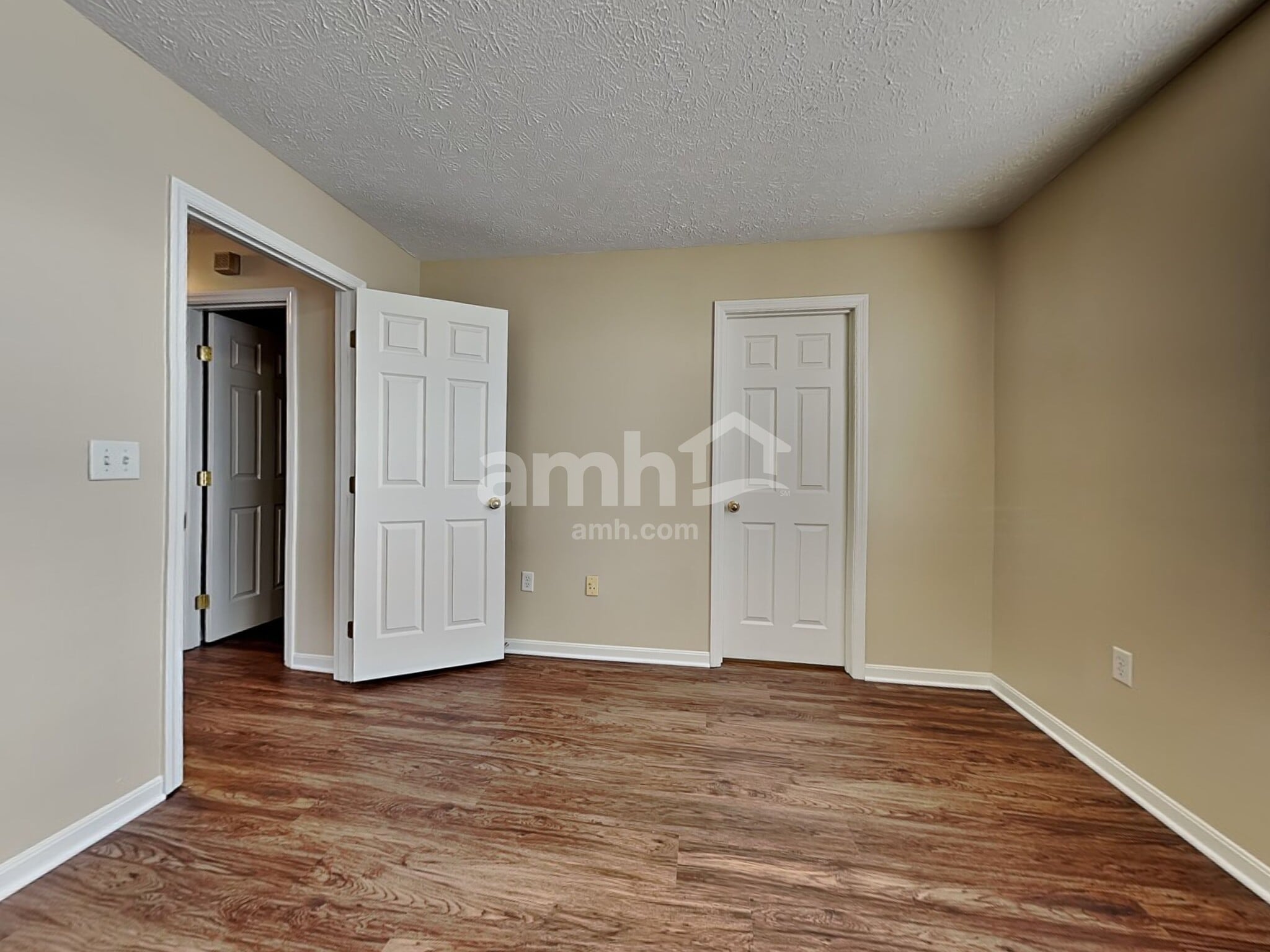 Building Photo - 424 Hartford Ct