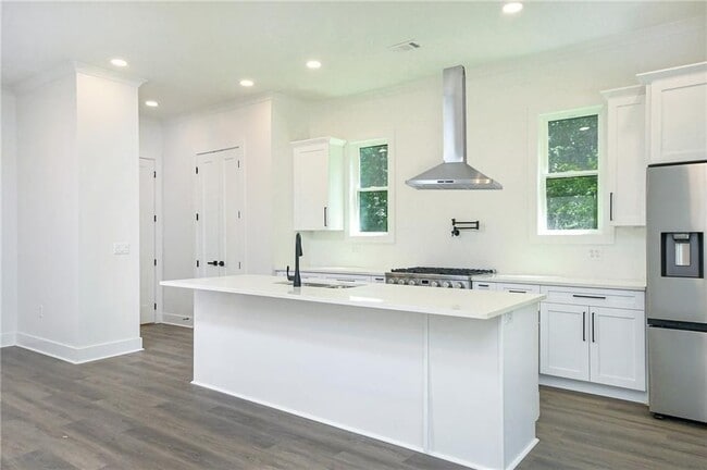 Building Photo - 3604 Pineview Cir NW