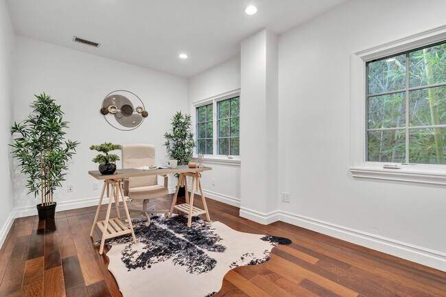 Building Photo - GORGEOUS 7 BED 6.5 BATH FOR LEASE IN BEVER...