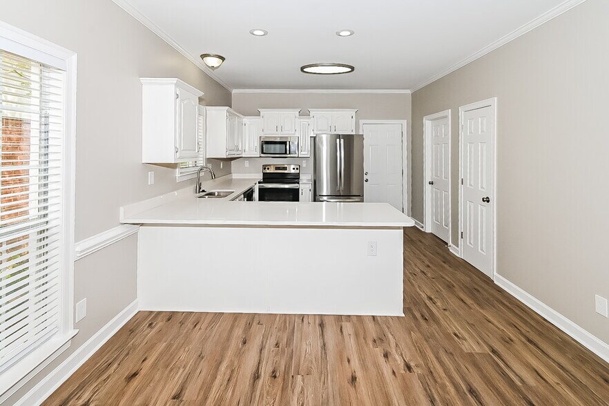 Building Photo - 2685 Graystone Dr