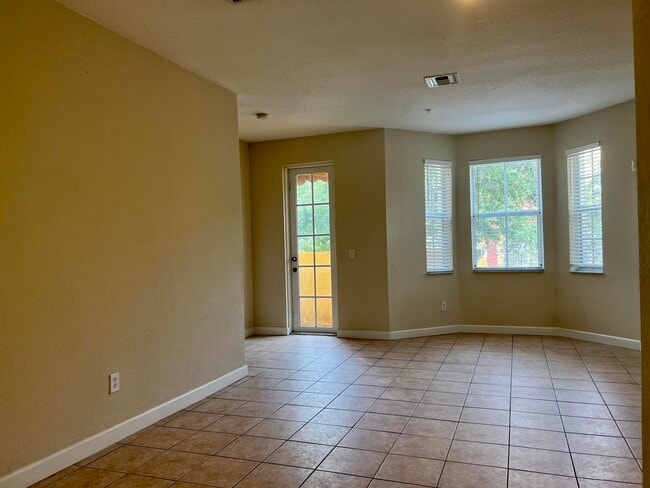 Building Photo - 3507 Shoma Dr