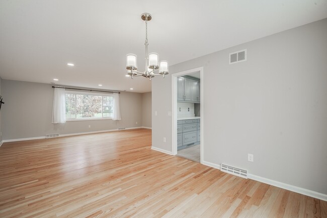 Building Photo - 810 Frank Smith Rd