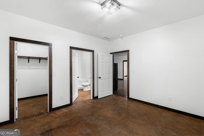 Building Photo - 620 Stiles Rd