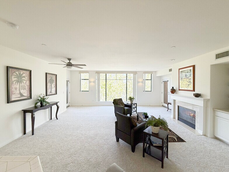 Building Photo - 144 S 3rd St