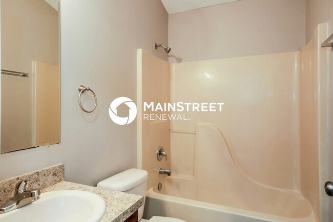 Building Photo - 3 Bedroom Pet-Friendly Home in Jacksonville, FL with Main Street Renewal