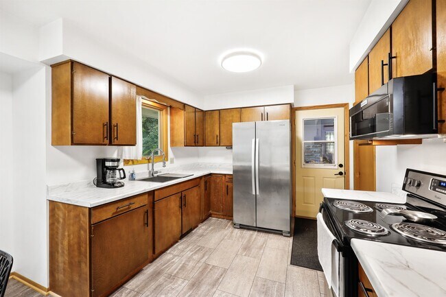 Building Photo - 2728 Florann Dr