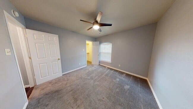 Building Photo - 106 Cedar Ridge Dr