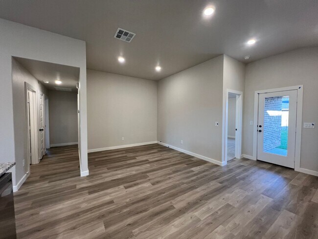 Building Photo - For Rent: Charming 3-Bedroom, 2-Bath Home in West Texas!