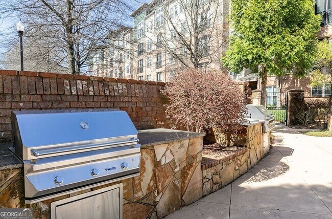 Building Photo - 1000 Ashwood Pkwy