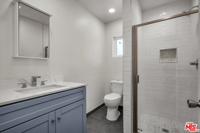 Building Photo - 1105 W 134th St