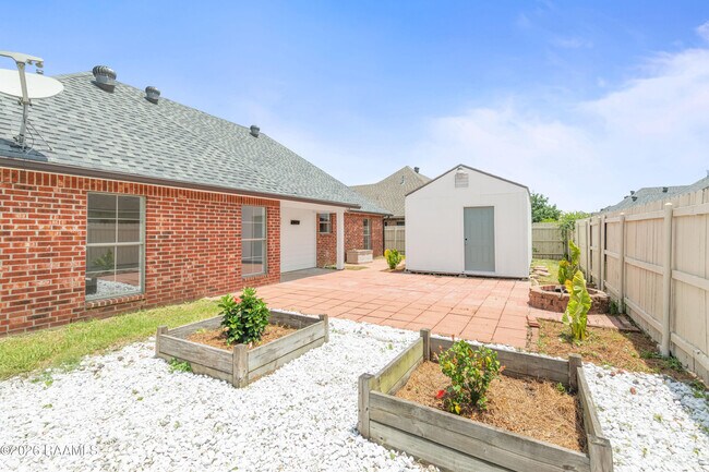 Building Photo - 206 Oak Hill Ln