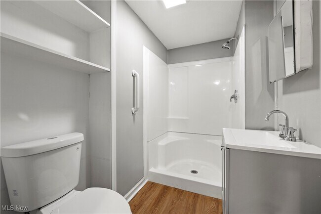Building Photo - 1063 W 21st St