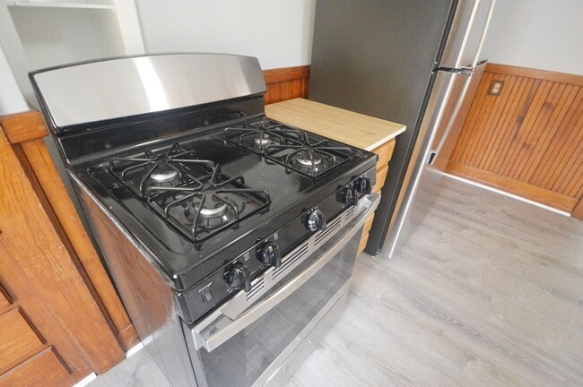 Building Photo - 38 Cascade St