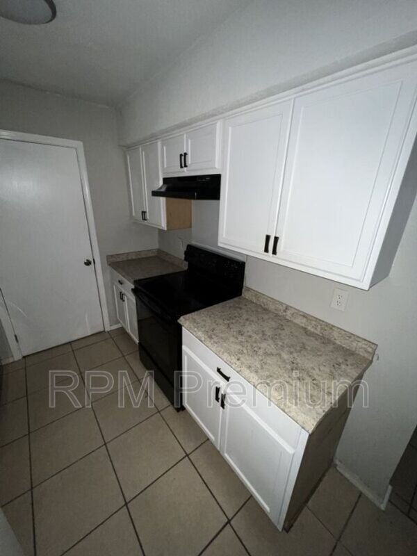 Building Photo - 5170 Weston