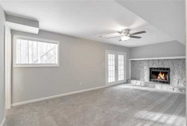 Building Photo - Fantastic 4bd/2ba home! Let yourself in!