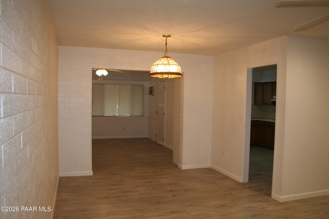 Building Photo - 11014 W Cheryl Dr