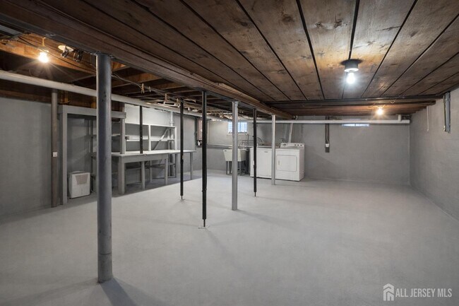 Building Photo - 149 N 5th Ave