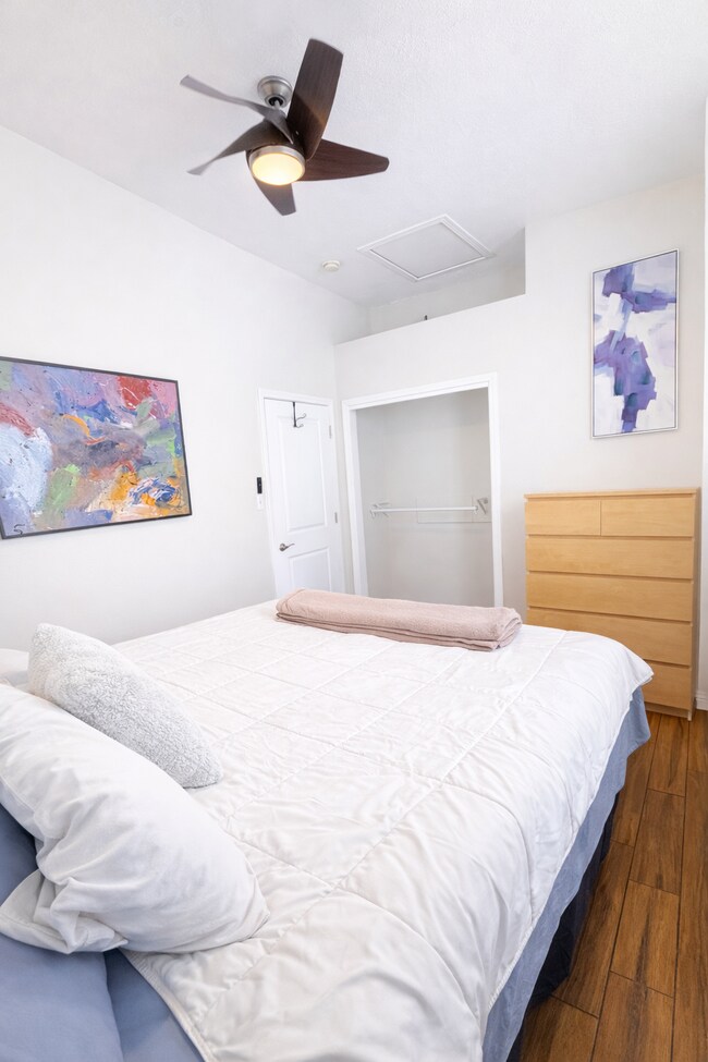 Building Photo - 722 Broadway Blvd SE