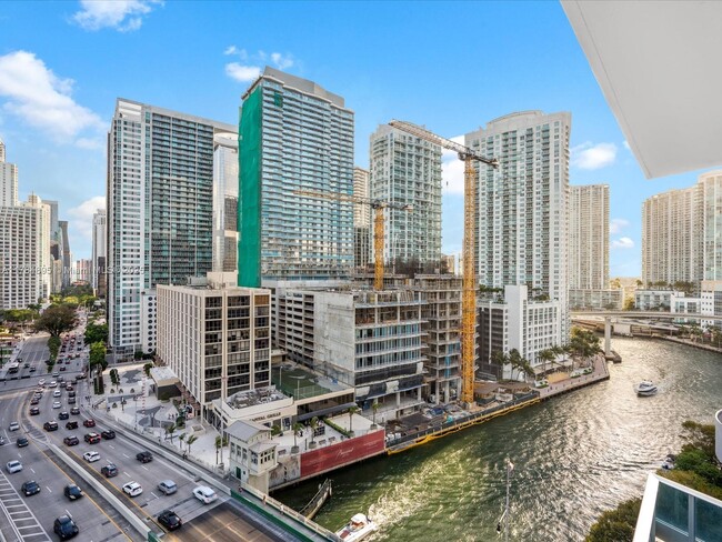 Building Photo - 200 Biscayne Blvd Way