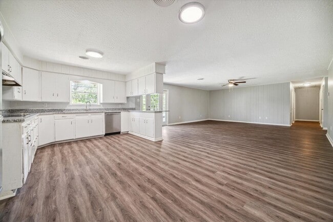 Building Photo - 111 Chadwick Rd