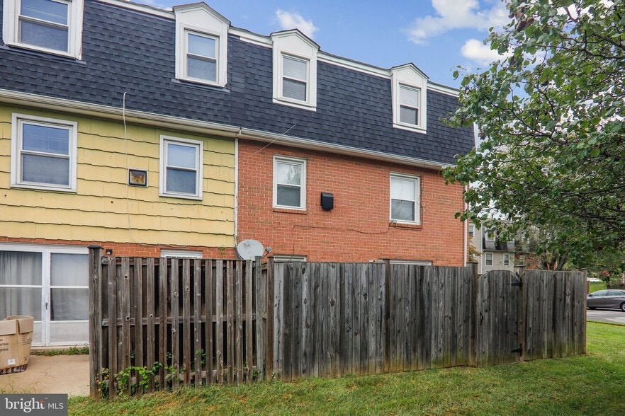 Building Photo - 81 Watkins Park Dr