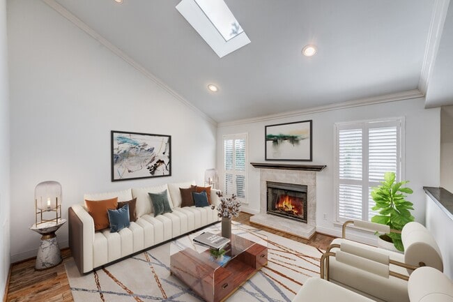 Building Photo - 708 Fowler St