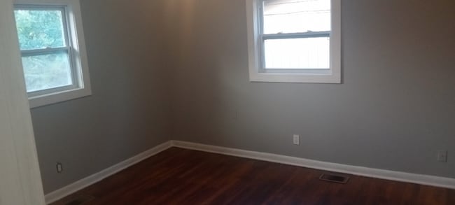 Building Photo - 1219 E Cherry St