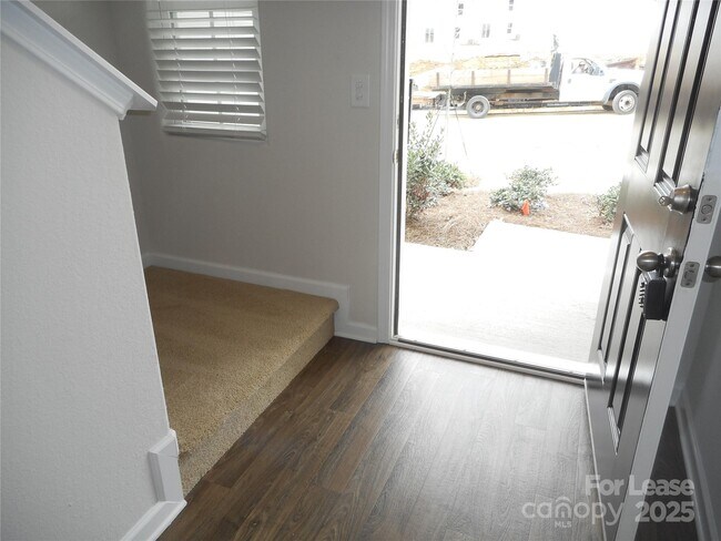 Building Photo - 2101 Talbert Ct