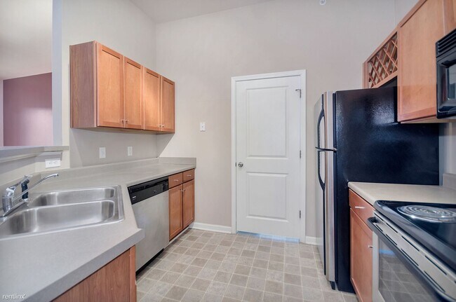 Building Photo - 1 br, 1 bath House - 700 Walker Square Uni...