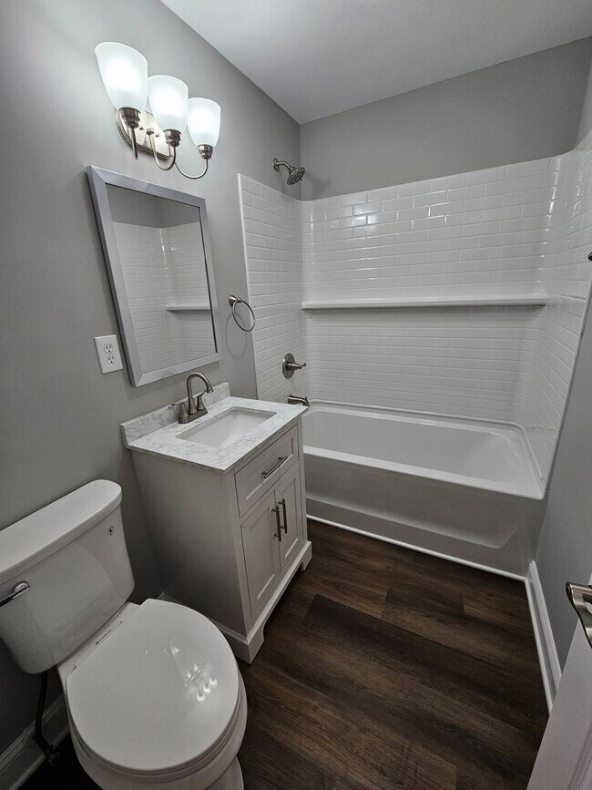 Building Photo - Fully Renovated Hanahan Home!