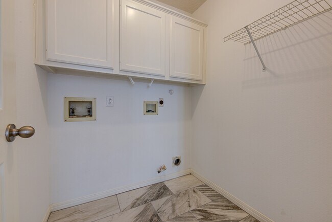 Building Photo - 1315 Crescent Pkwy Ct