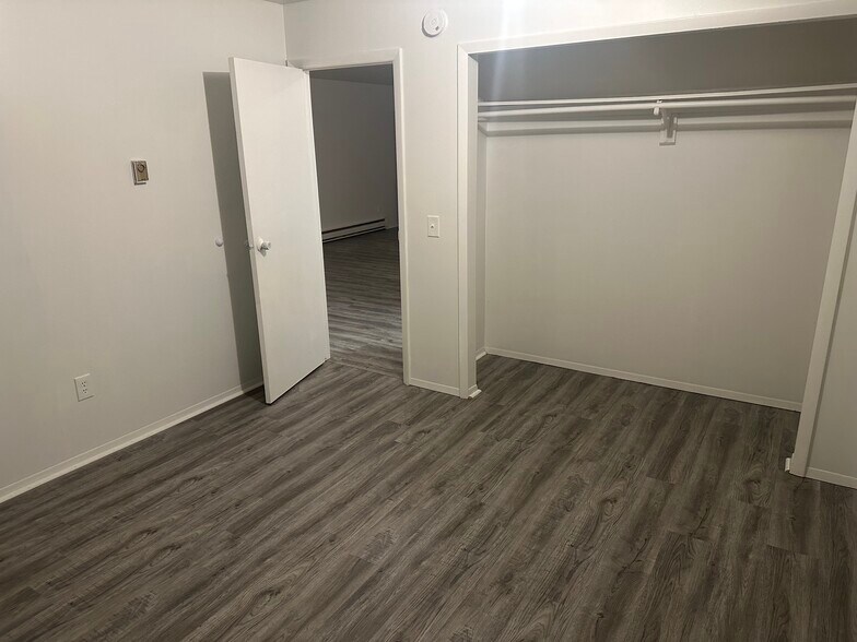 Building Photo - 4476 3rd St