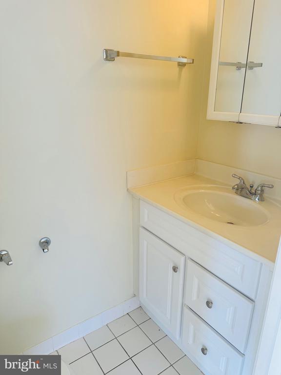 Building Photo - 45326 Stark Dr