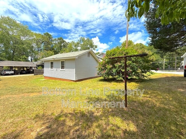 Building Photo - 245 Mt Moriah Church Rd