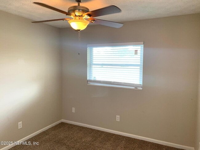 Building Photo - 7751 Lisa Dr E