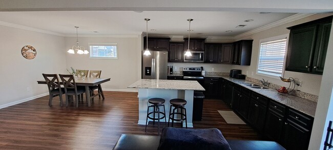 Building Photo - Magnificent Two Story Five Bedroom Home in Northeast Columbia -  Short Commute to Fort Jackson or...